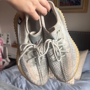 Stylish Men's Sneakers in Gray and Tan